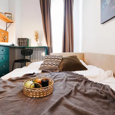 Big Company 3min To Republic Square Renovated Apartman