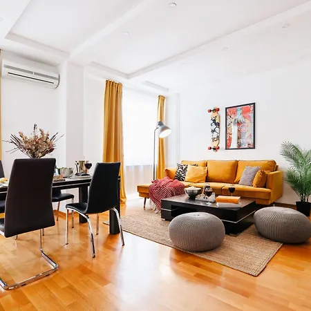 Big Company 3min To Republic Square Renovated *