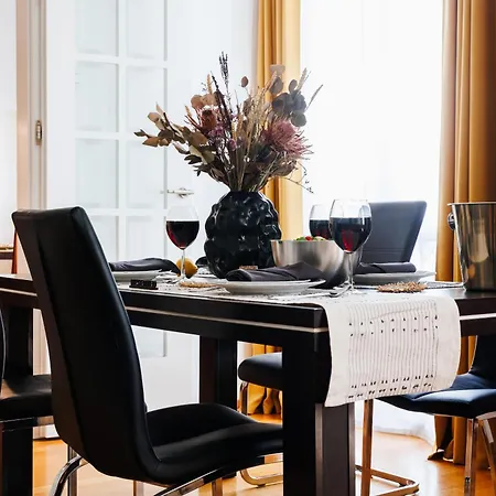 Big Company 3min To Republic Square Renovated Apartman *