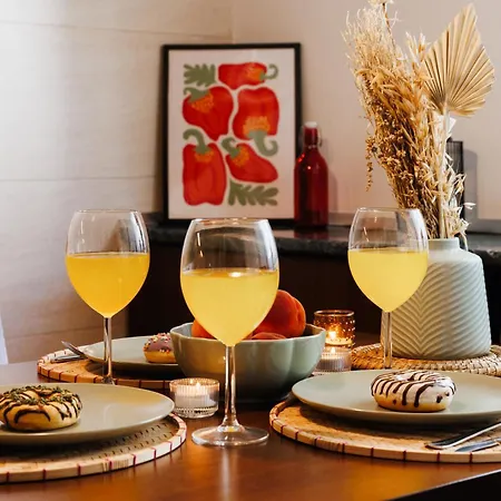 Big Company 3min To Republic Square Renovated