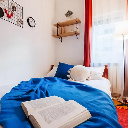 Big Company 3min To Republic Square Renovated